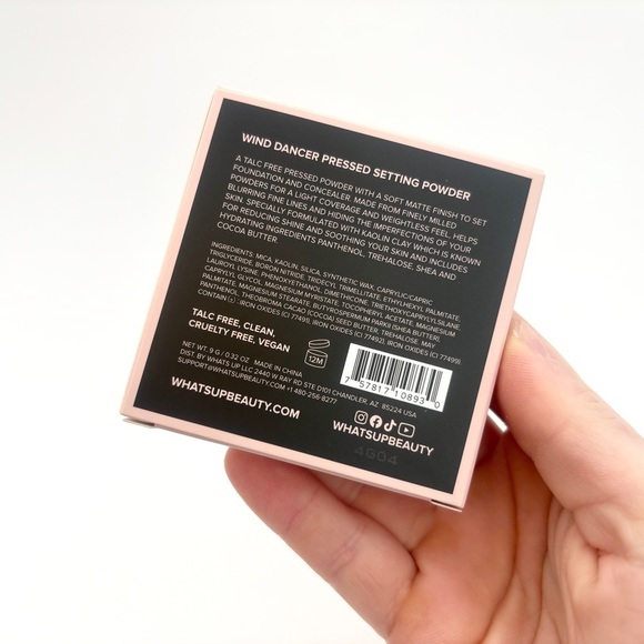 NWT WIND DANCER Translucent Pressed Setting Powder - LIGHT SHADE - retails $32 - Picture 3 of 8